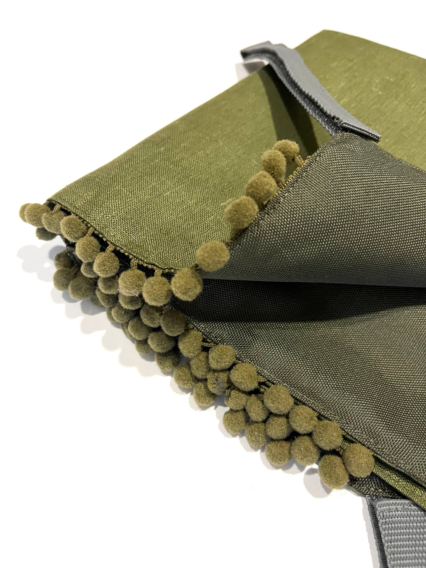 Hamac Saveplace® pour Animaux avec Mini Pompons “AMAZONIAN” – 6 Tailles Disponibles